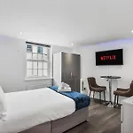 Queens Place - 3 Bedroom Apartment