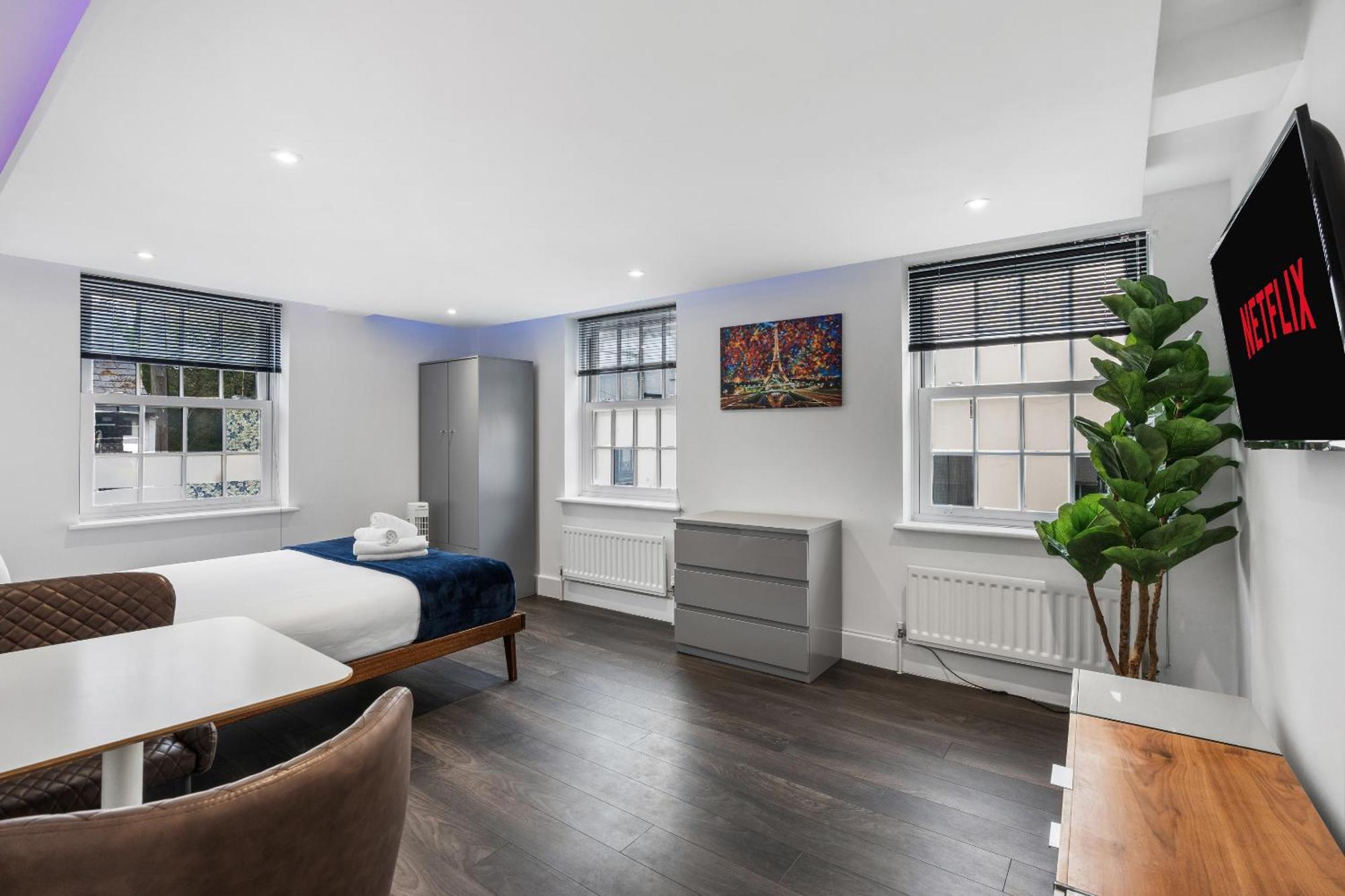 Queens Place - 3 Bedroom Brighton