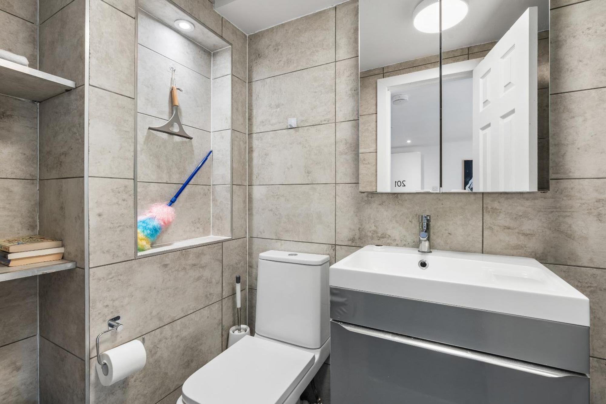 Queens Place - 3 Bedroom Apartment